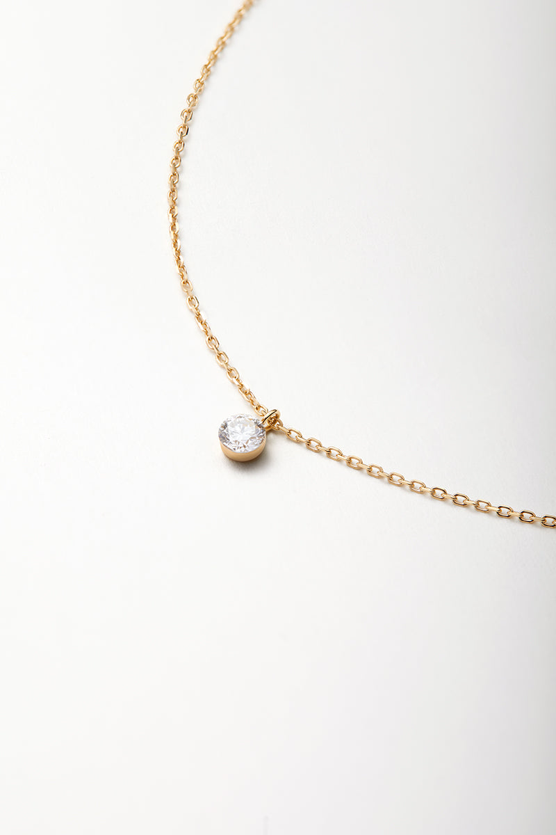 GOLD NOVO gold necklace with diamond pendant
